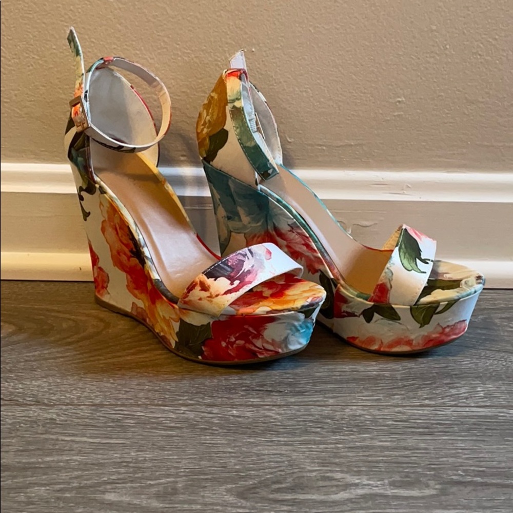 floral wedges